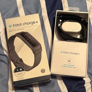 fitbit Charge 4 Special Edition - Black Woven Band